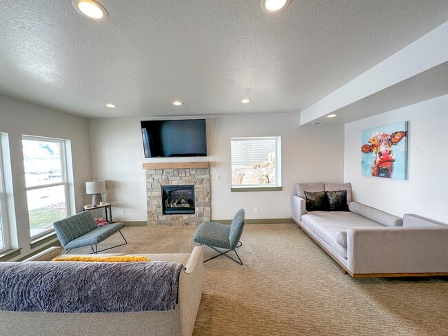 Building Photo - 4859 Bailey Ln