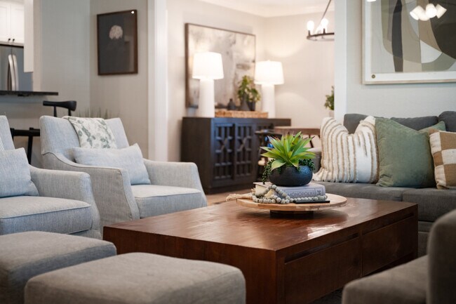 Building Photo - 214 Helena St