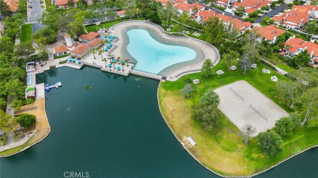 lake, pool and walk path - 44 Dianthus
