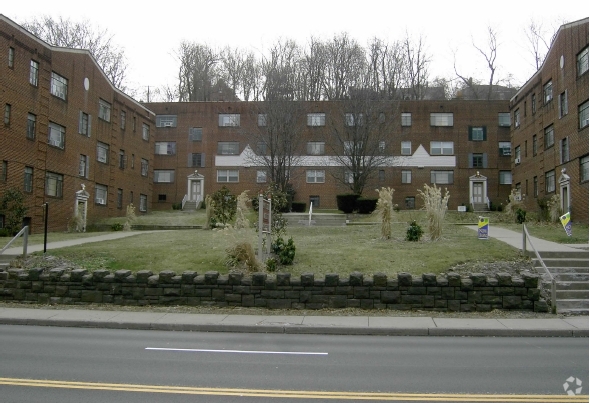 Building Photo - Fifth Avenue Gardens