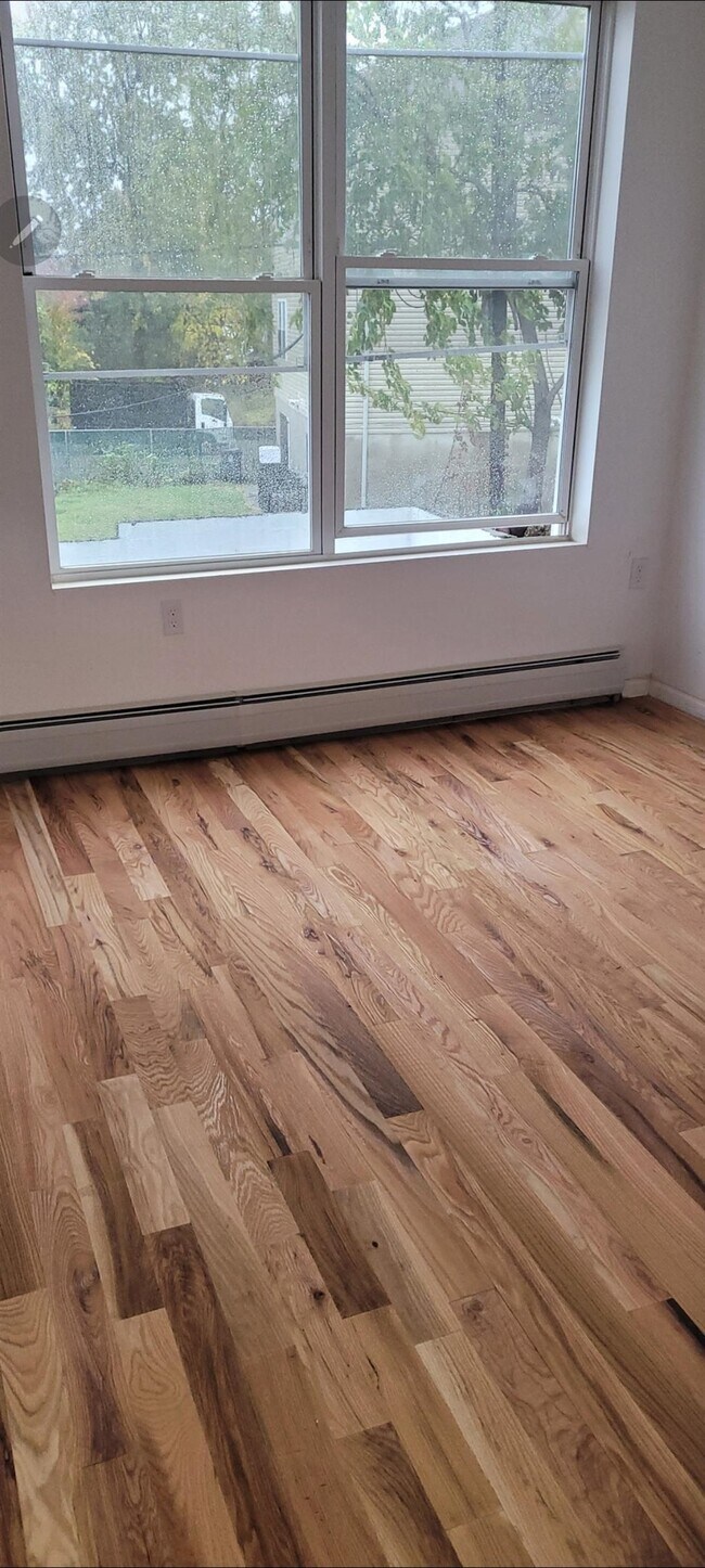 Building Photo - 500 HAWTHORN Ave