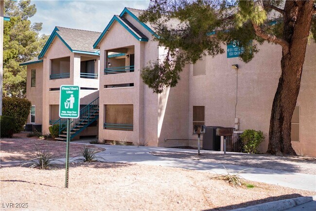 Building Photo - 5141 S Lindell Rd