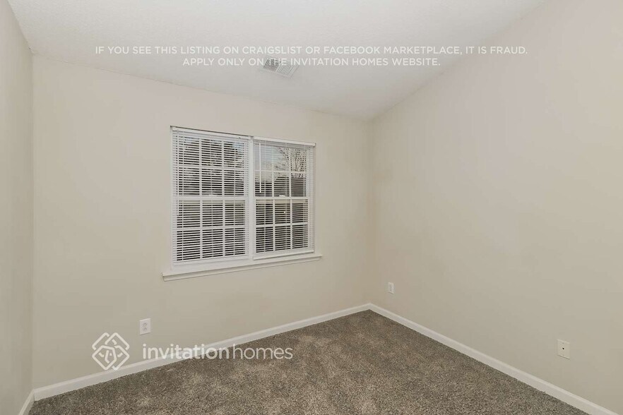 Building Photo - 10571 English Setter Way