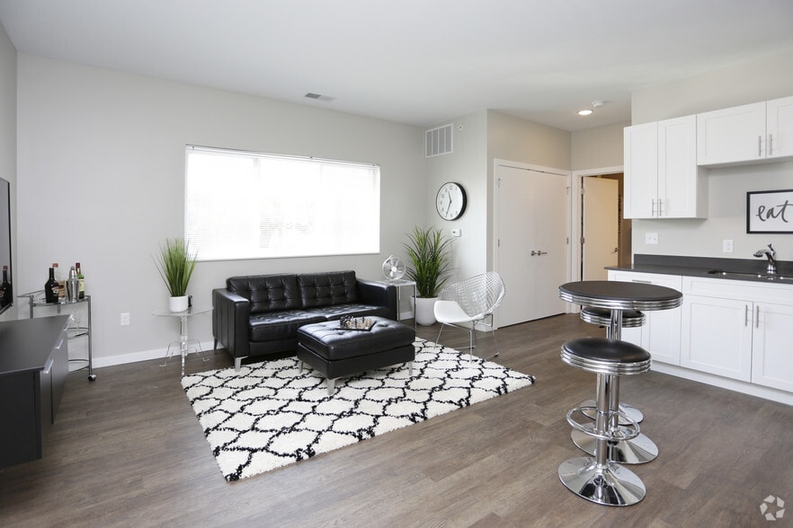 Interior Photo - Piper Lakes Apartment Homes
