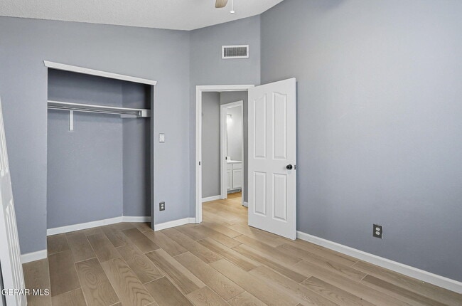 Building Photo - 12325 Tierra Bella Dr