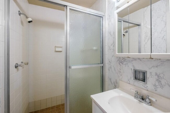 Building Photo - 757 Old Ivy Rd NE