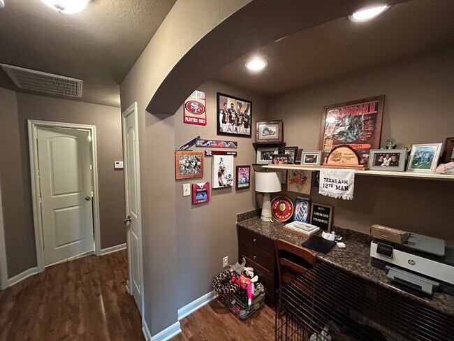 Building Photo - 3810 Snowdance Ct