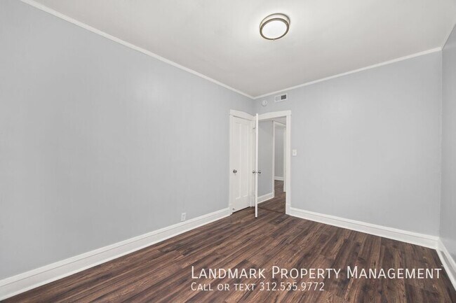 Building Photo - 3817 N Sawyer Ave