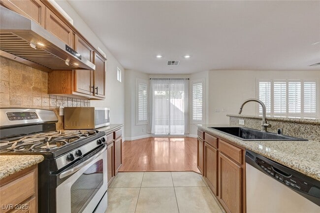 Building Photo - 10644 Tray Mountain Ave