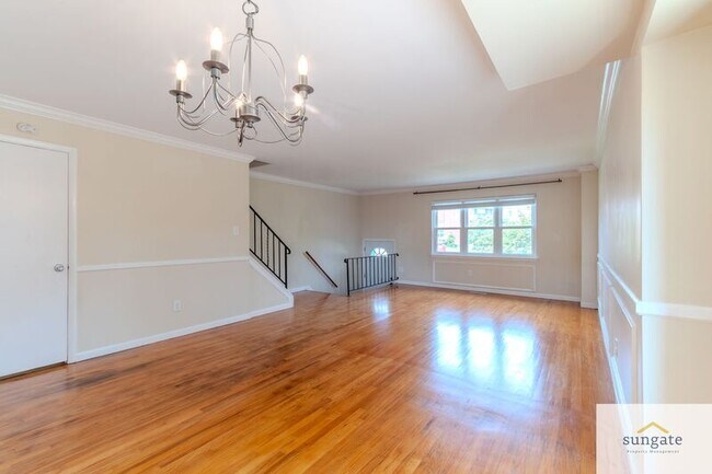 Building Photo - 945 Stormont Cir