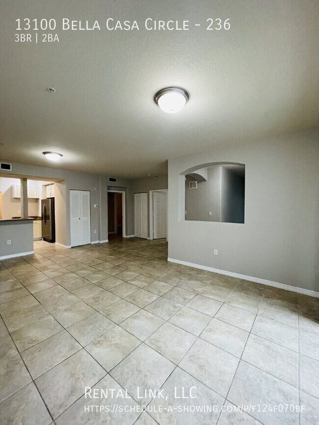 Building Photo - 13100 Bella Casa Cir