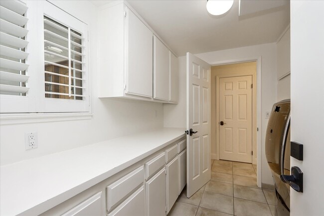 Building Photo - 249 Purple Glen Dr