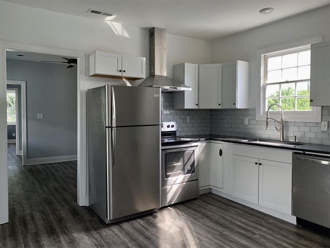 Building Photo - 244 President St