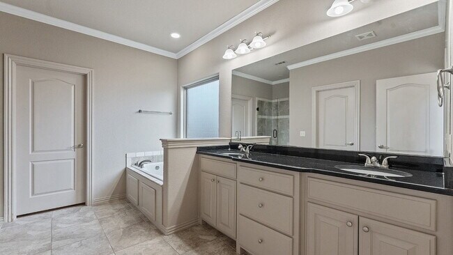 Building Photo - Sign a lease before March 31st and get 50% off one month’s rent, redeemable from the 2nd–12th month.