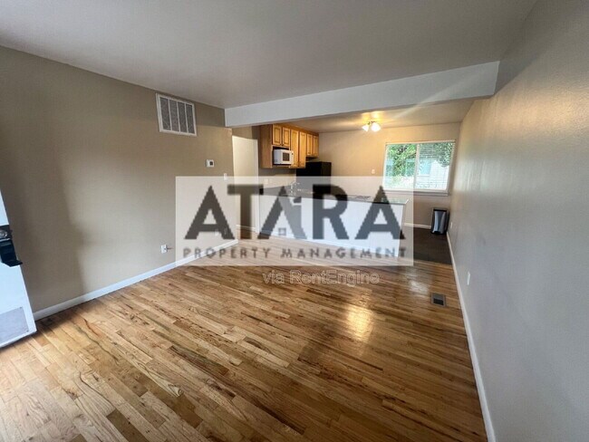 Building Photo - 650 N 300 W