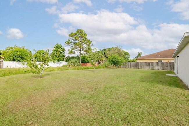 Building Photo - 362 NW Bayshore Blvd