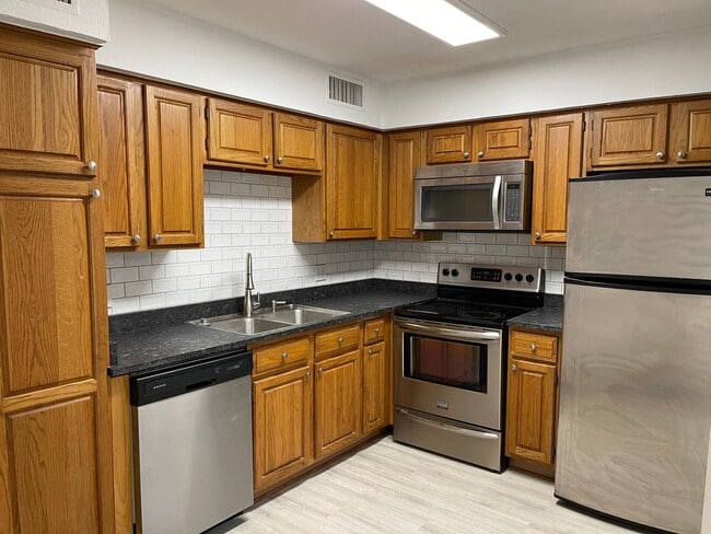 Building Photo - fireplace and all appliances close to ever...