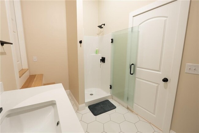 Building Photo - 197 Old Great Rd