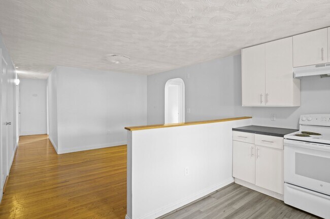 Building Photo - 25 Bailey St