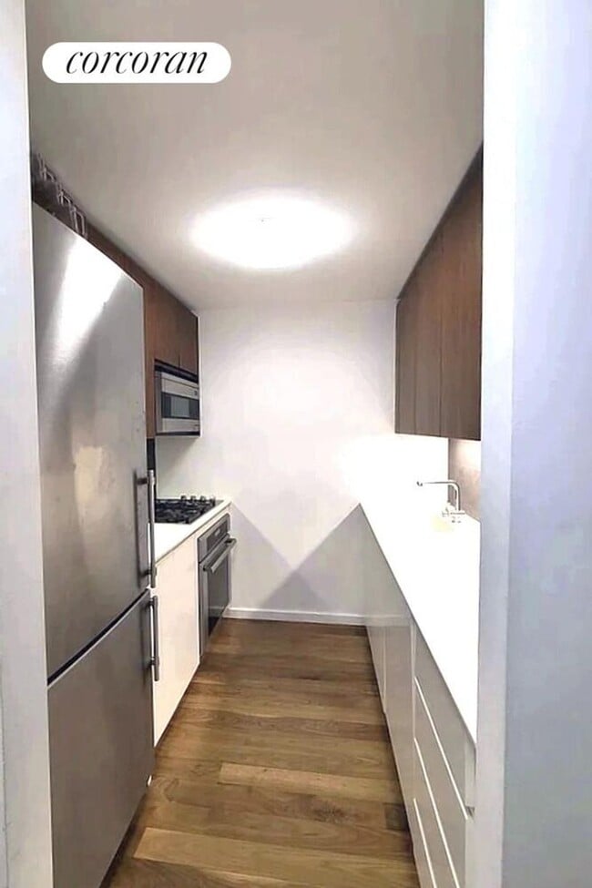 Building Photo - 515 E 72nd St