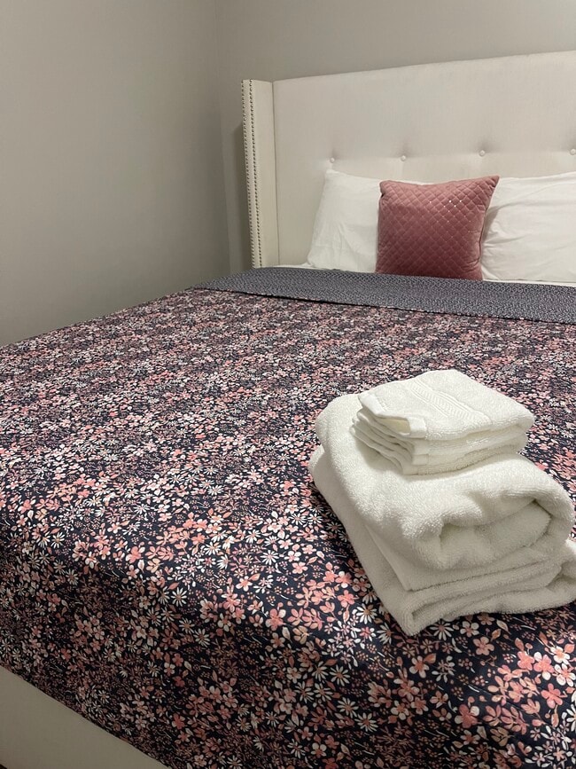 Building Photo - 225 William Hardin Rd