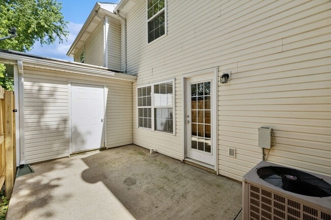 Building Photo - 354 Arapaho Dr
