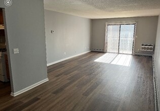 Building Photo - RIVERSIDE CHATEAU ASSOCIATES LP