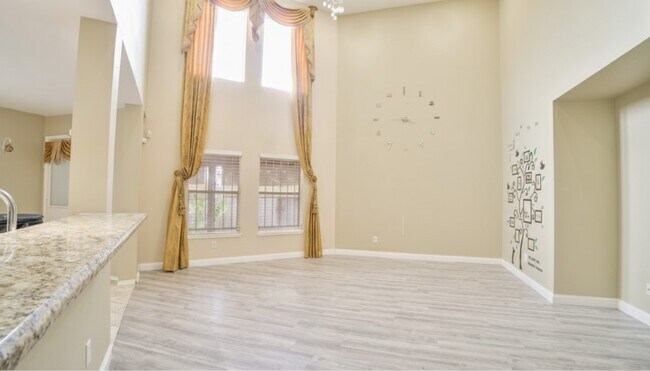 Building Photo - 12819 Wisteria Park Dr