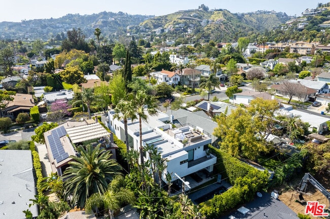 Building Photo - 1540 N Curson Ave