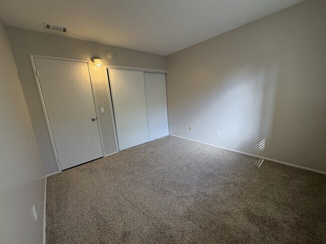 Building Photo - 2920 Luciernaga St