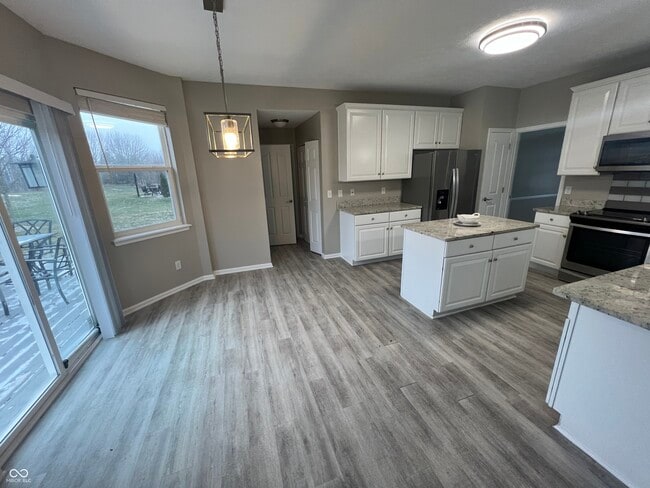 Building Photo - 344 W Columbine Ln