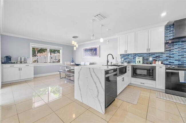 Building Photo - 4121 Eastridge Cir