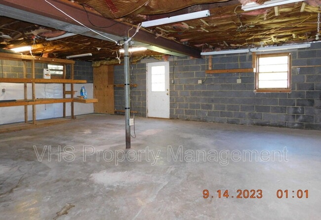 Building Photo - 8691 Old Dumfries Rd