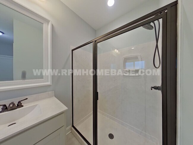 Building Photo - Elegant, 4 Bed, 3.5 bath Nearly New & Move-In Ready in Shalimar