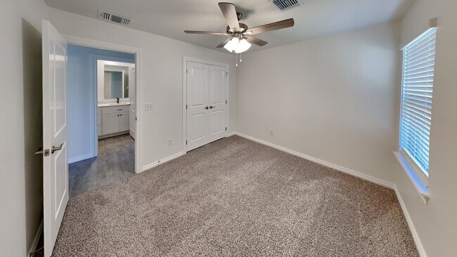 Building Photo - Brand new 2 bed 2 bath home in Edmond schools.