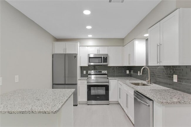 Building Photo - 1022 Norwood Dr