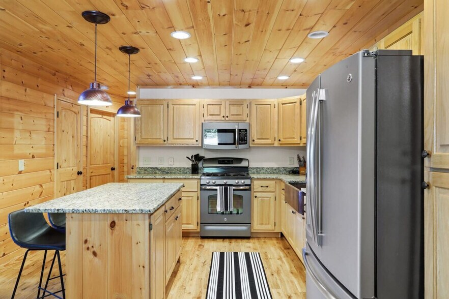 Building Photo - 437 Sheep Stomp Rd