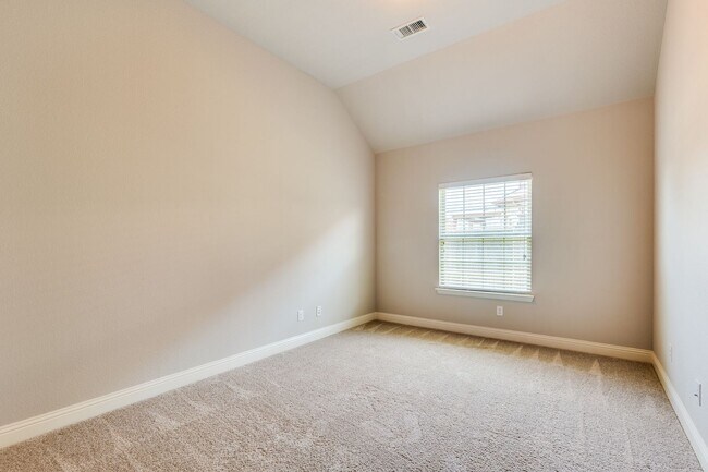 Building Photo - 2812 Pino