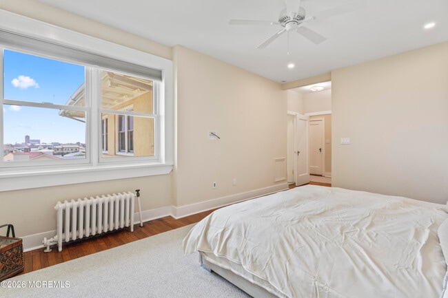 Building Photo - 1 Roseld Ave