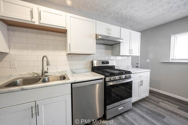 Building Photo - "Charming 3-Bed Home on Dubarry Road – Coz...