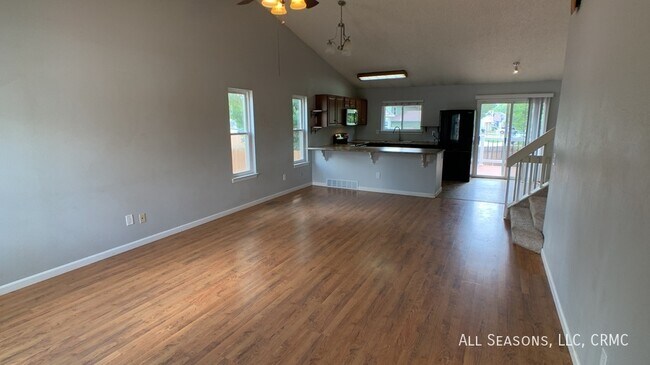 Building Photo - 210 Wallace St