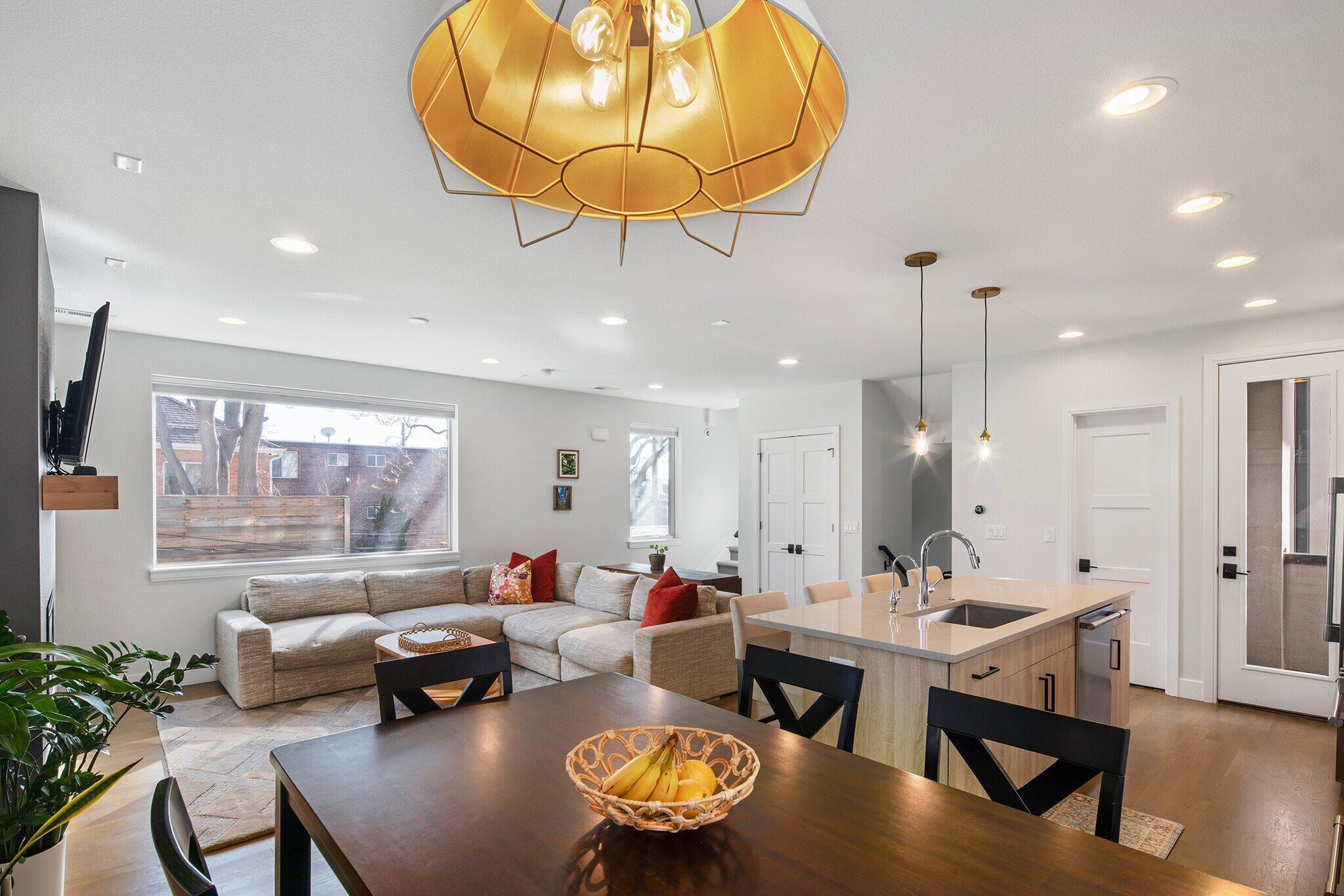 Building Photo - 25 S Washington St