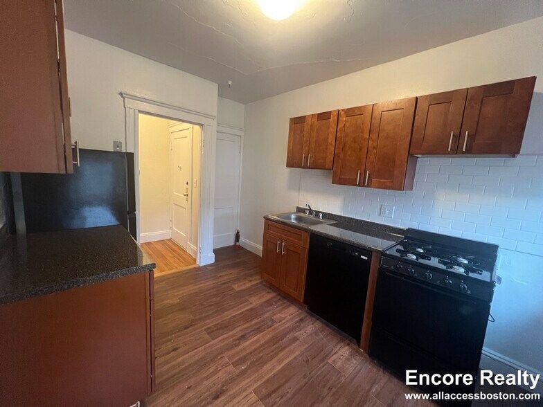 Building Photo - 1634 Commonwealth Ave