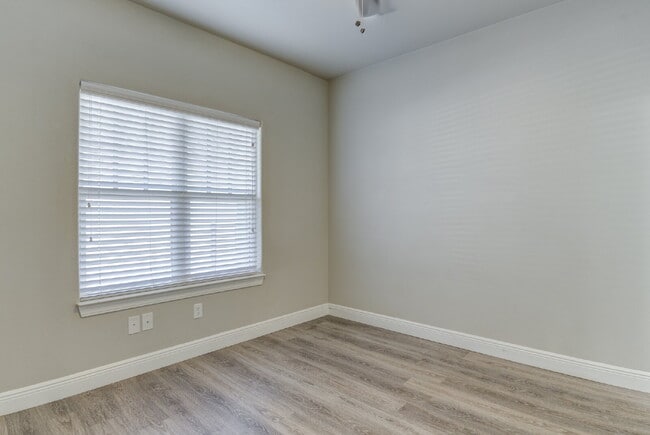 Building Photo - Luxury Pre-Lease close to Texas Tech!!