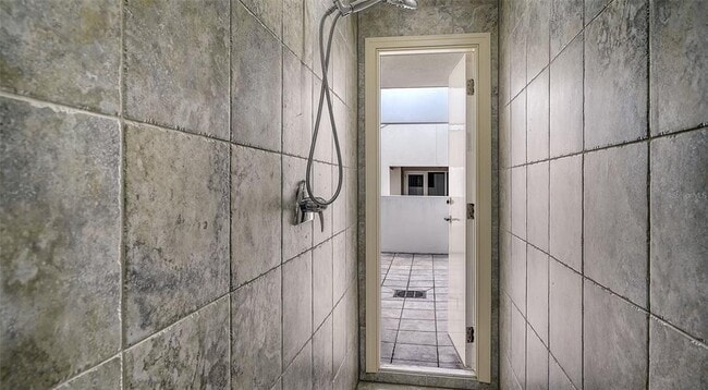 Building Photo - 235 Cocoanut Ave