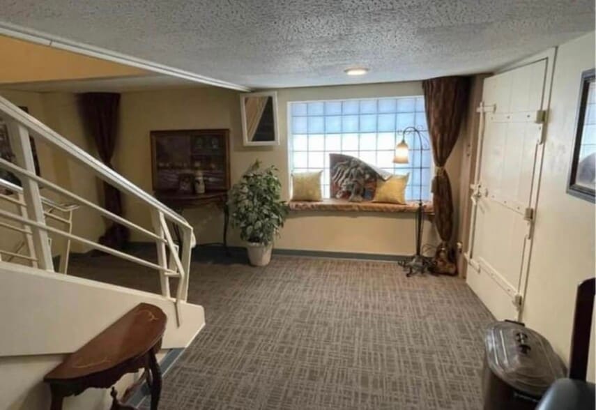 Mezzanine - 13 S Barstow St