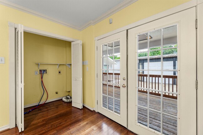 Building Photo - 1535 W 25th St