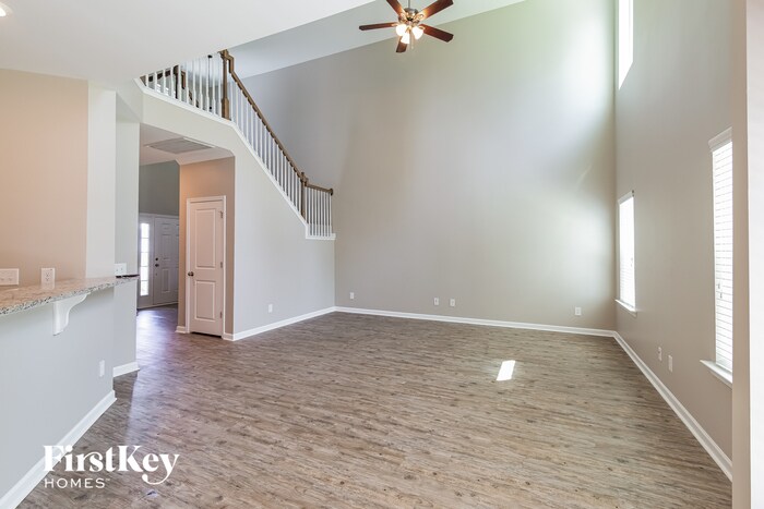 Building Photo - 772 Redbud Ln