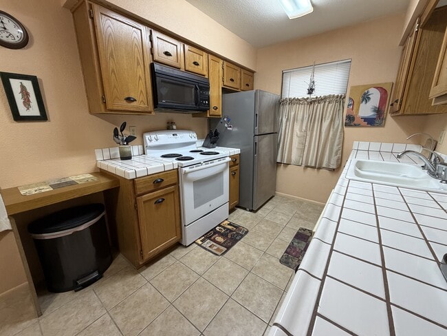 Building Photo - 1280 Mohave Dr