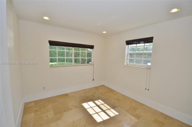 Building Photo - 14001 Cypress Ct